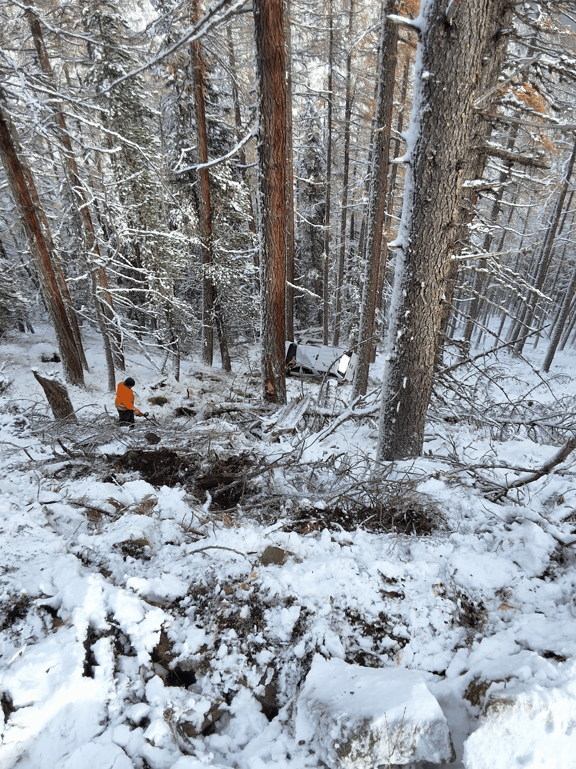 Einsatz-T03- Fahrzeugbergung, Binden von Betriebsmitteln, VU ohne verletzte Personen